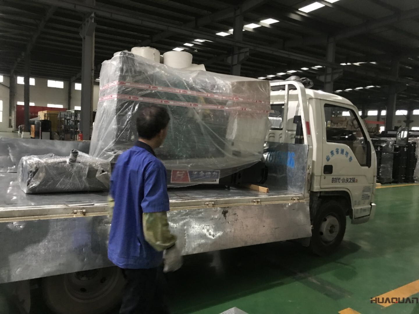 7月7日一臺HQ24GF標配柴油發(fā)電機組從華全動力順利發(fā)往甘肅省