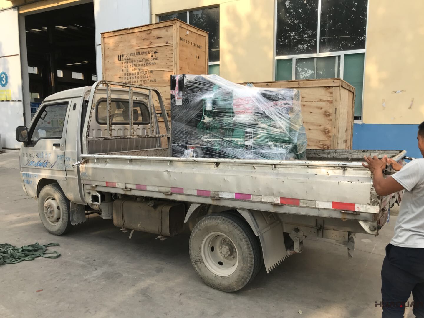 一臺HQ30GF標(biāo)配型柴油發(fā)電機組于7月24號發(fā)往河北