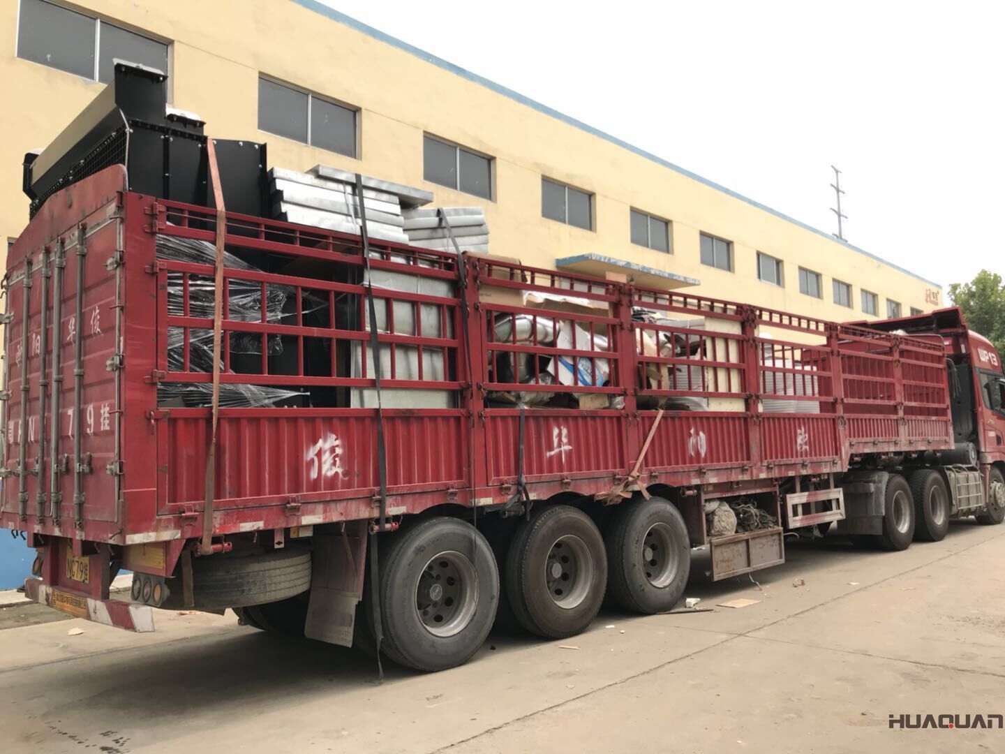 一臺120kw標配柴油發電機組于8月15日發往江蘇