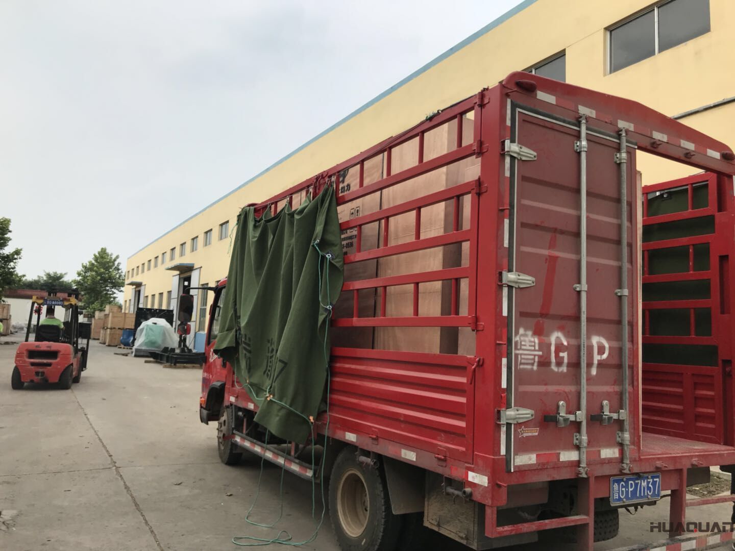8月21日，一臺800kw自動化柴油發(fā)電機組從華全動力順利發(fā)往西北地區(qū)咸陽市