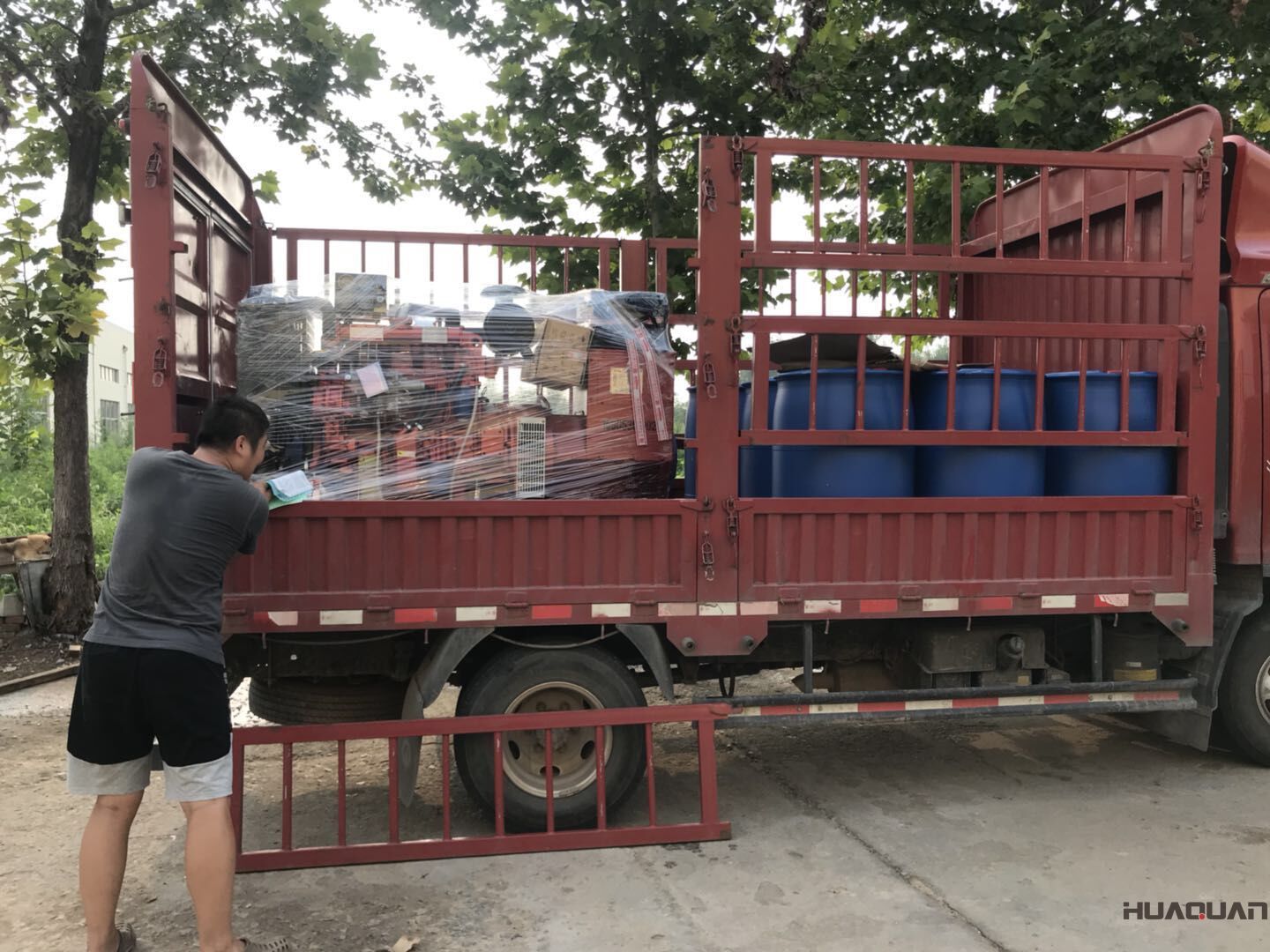 一臺20kw標(biāo)配柴油發(fā)電機(jī)組于8月24日成功發(fā)往陜西省