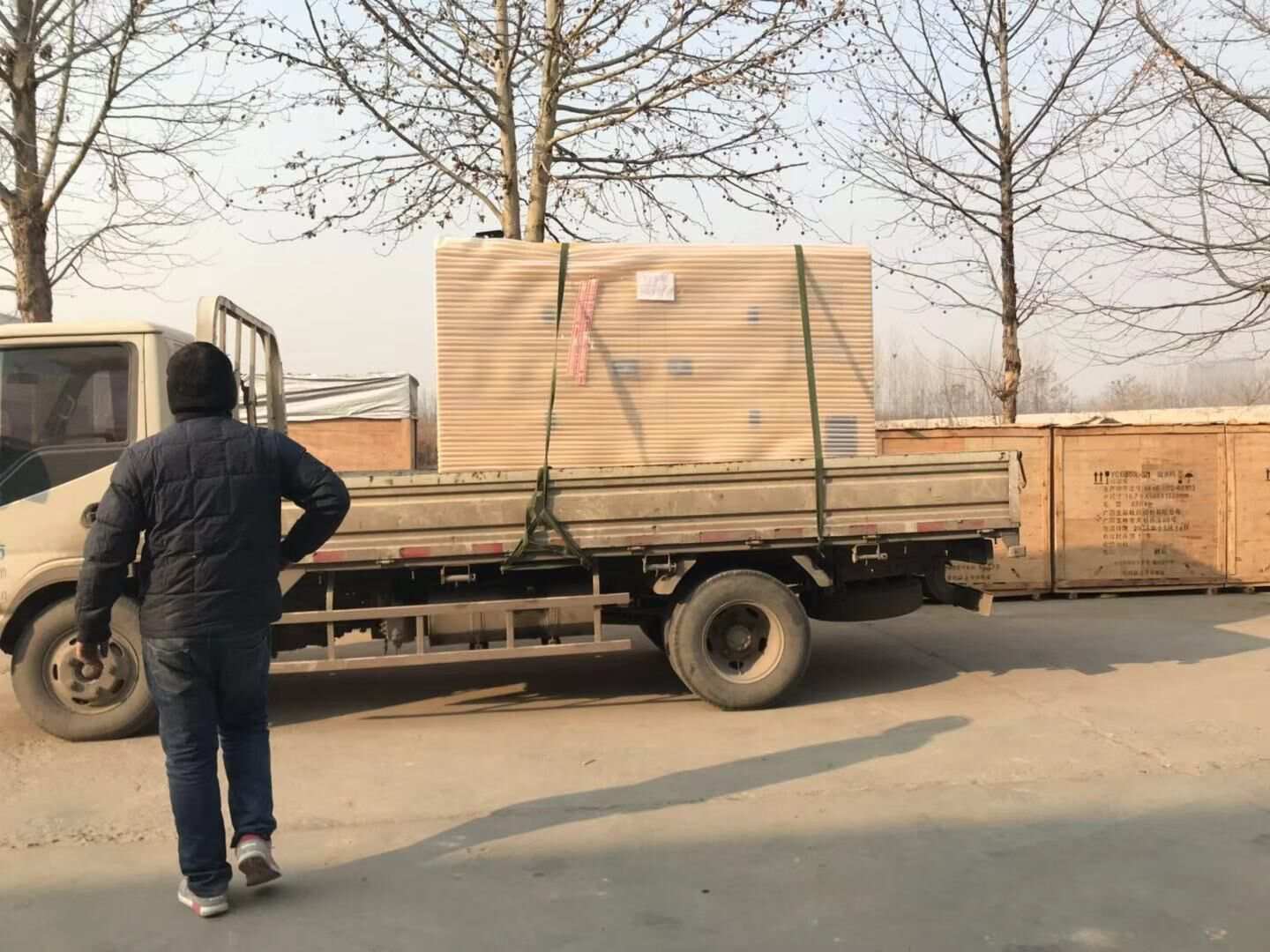 1月7日，廣東省王先生從華全動力采購的30kw標配柴油發電機組順利發往目的地