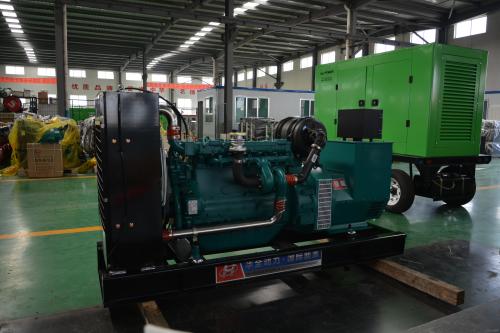 張先生從華全動(dòng)力采購的250kw含棚移動(dòng)拖車柴油發(fā)電機(jī)組于2月28日順利發(fā)往山東省