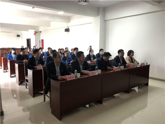 華全動力黨支部與濰坊農(nóng)商銀行經(jīng)濟區(qū)張氏黨支部舉行黨建共建簽約儀式